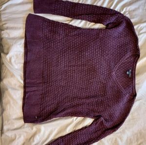 American Eagle burgandy v-neck sweater